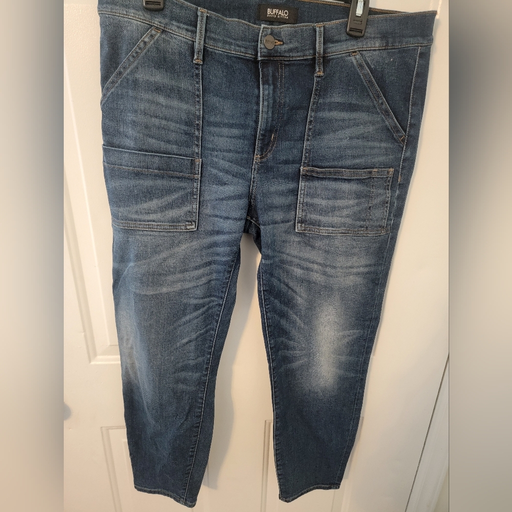 Buffalo cropped cargo like jeans size 33